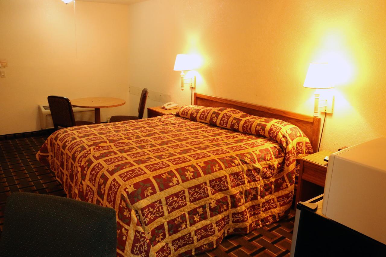 Bed Ford Inn Erie Bagian luar foto