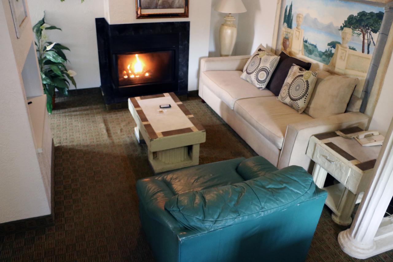 Bed Ford Inn Erie Bagian luar foto