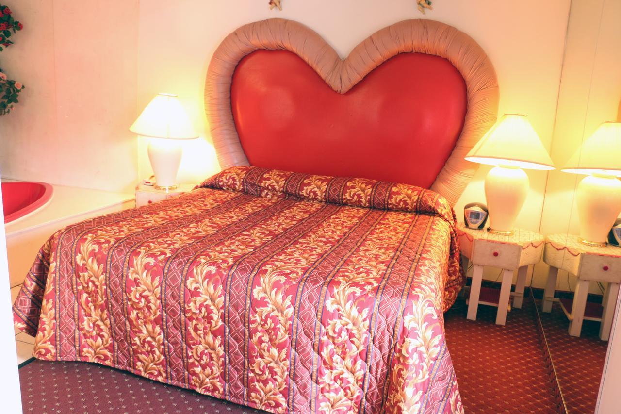 Bed Ford Inn Erie Bagian luar foto