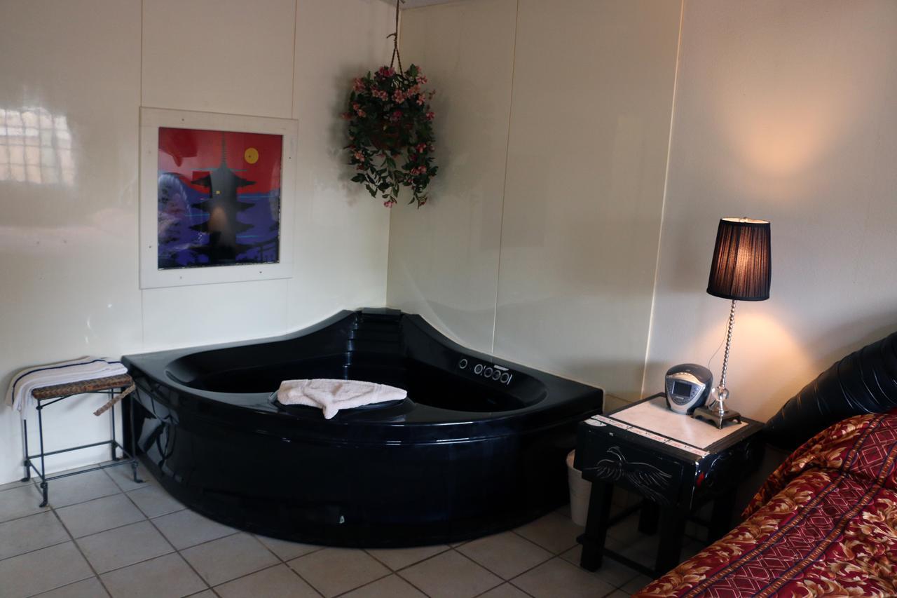 Bed Ford Inn Erie Bagian luar foto