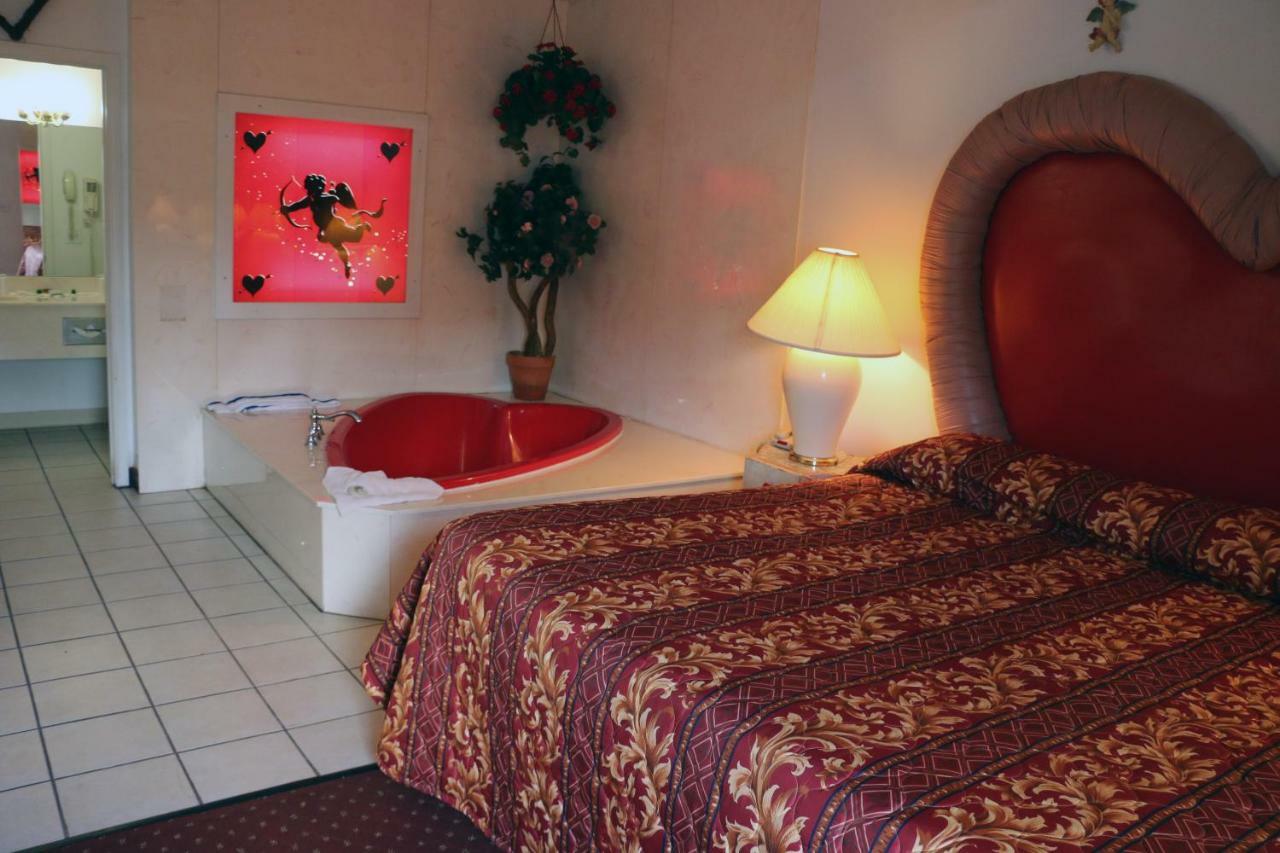 Bed Ford Inn Erie Bagian luar foto